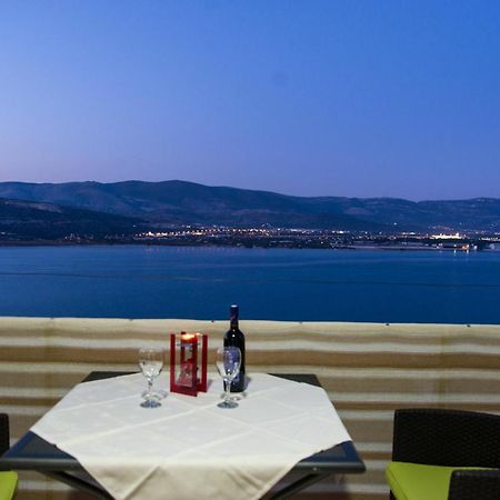 Holidays Apartments Slanada With Terrace And Sea View, Near The Beach & Town Trogir, Free Parking, Quiet Place On Peninsula Ciovo Exterior foto